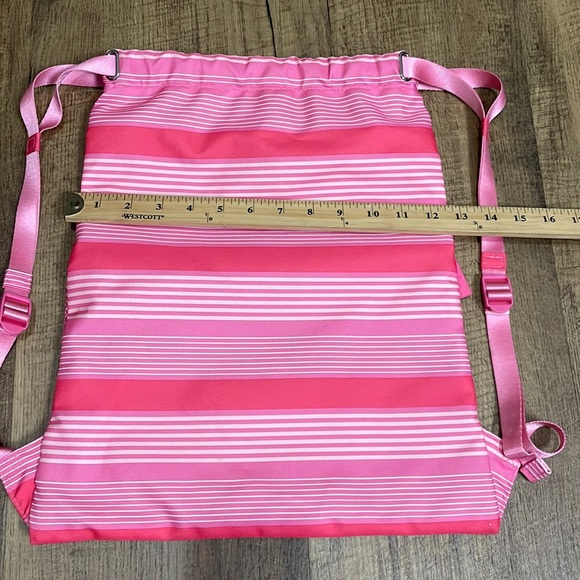 Vera Bradley drawstring backpack in pink stripes NWOT - Picture 8 of 8